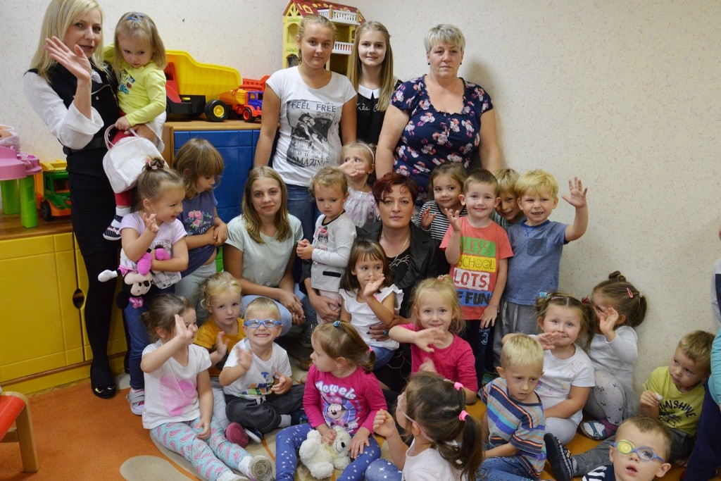 gimnazjalistki u przedszkolakow 4 20160921 1316213242