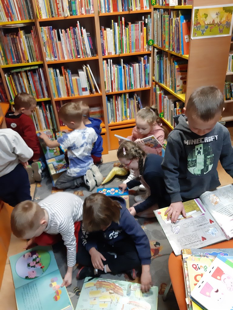 Maj miesiącem książki w Przedszkolu Samorządowym Nr 8 w Turku