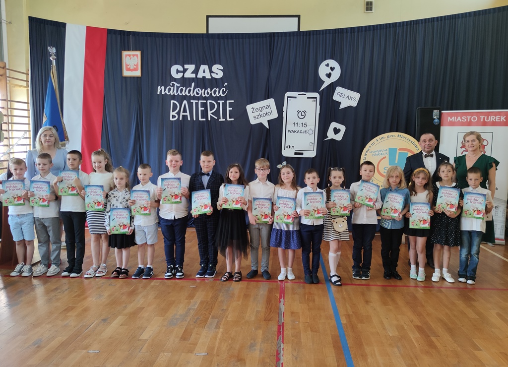 Zakończyli naukę, rozpoczęli wakacje